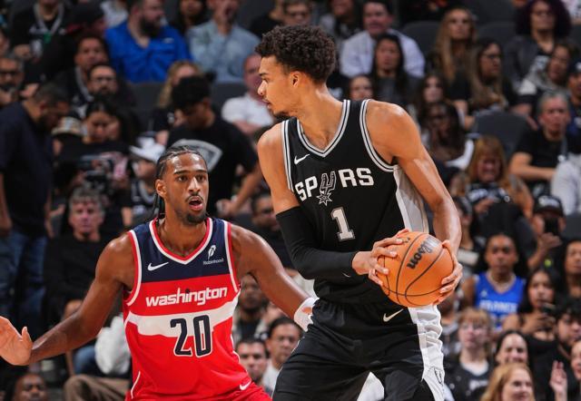 aoke-超越奥尼尔！文班亚马轰50分+8记三分创神迹