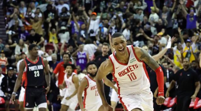 0.6秒绝杀+劲爆隔扣！火箭四少爆发 詹皇大赞伊森